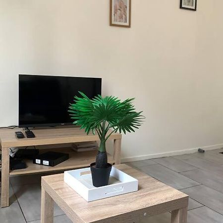 Jolie Studio En Centre Ville Châteauroux 外观 照片
